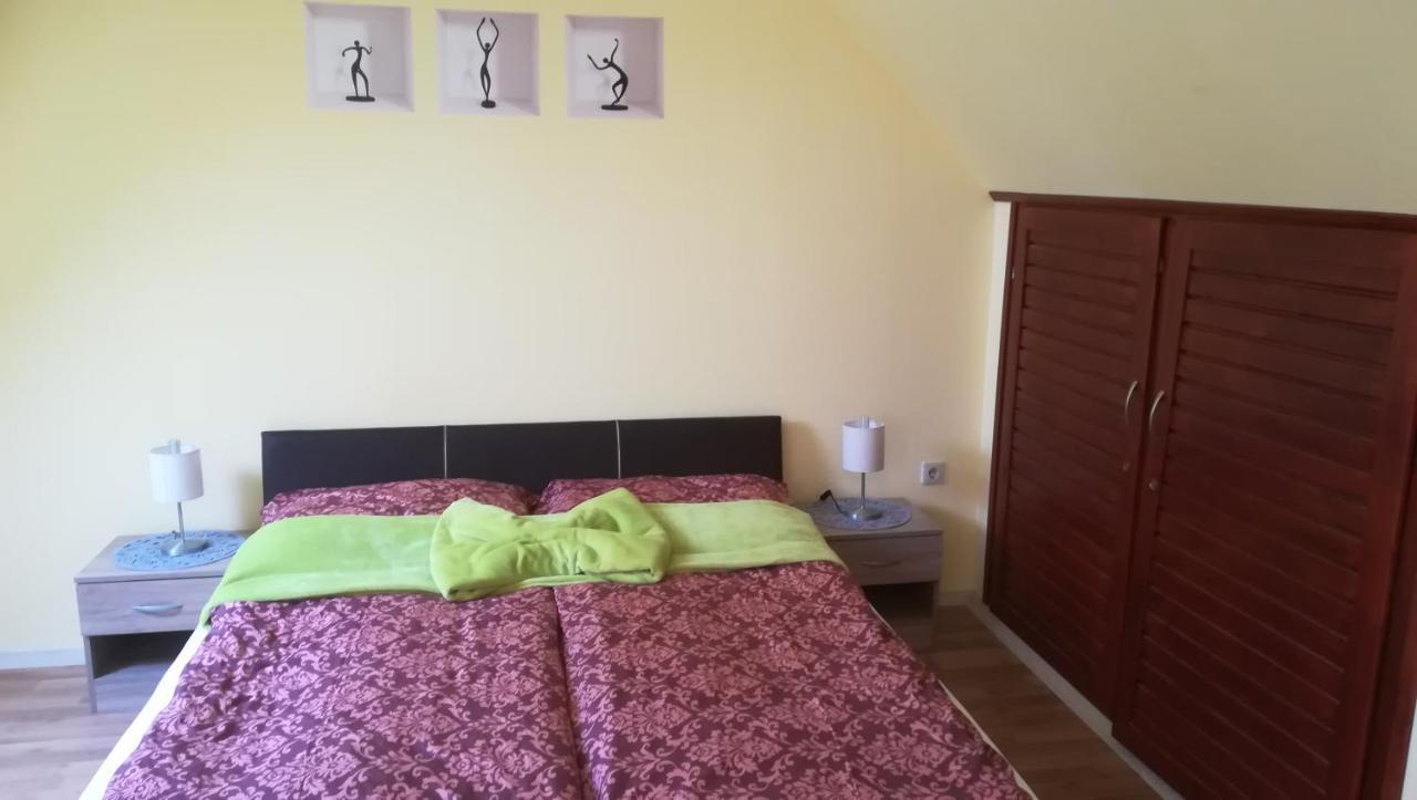 Ma-Ja 4 Apartment บุค ภายนอก รูปภาพ